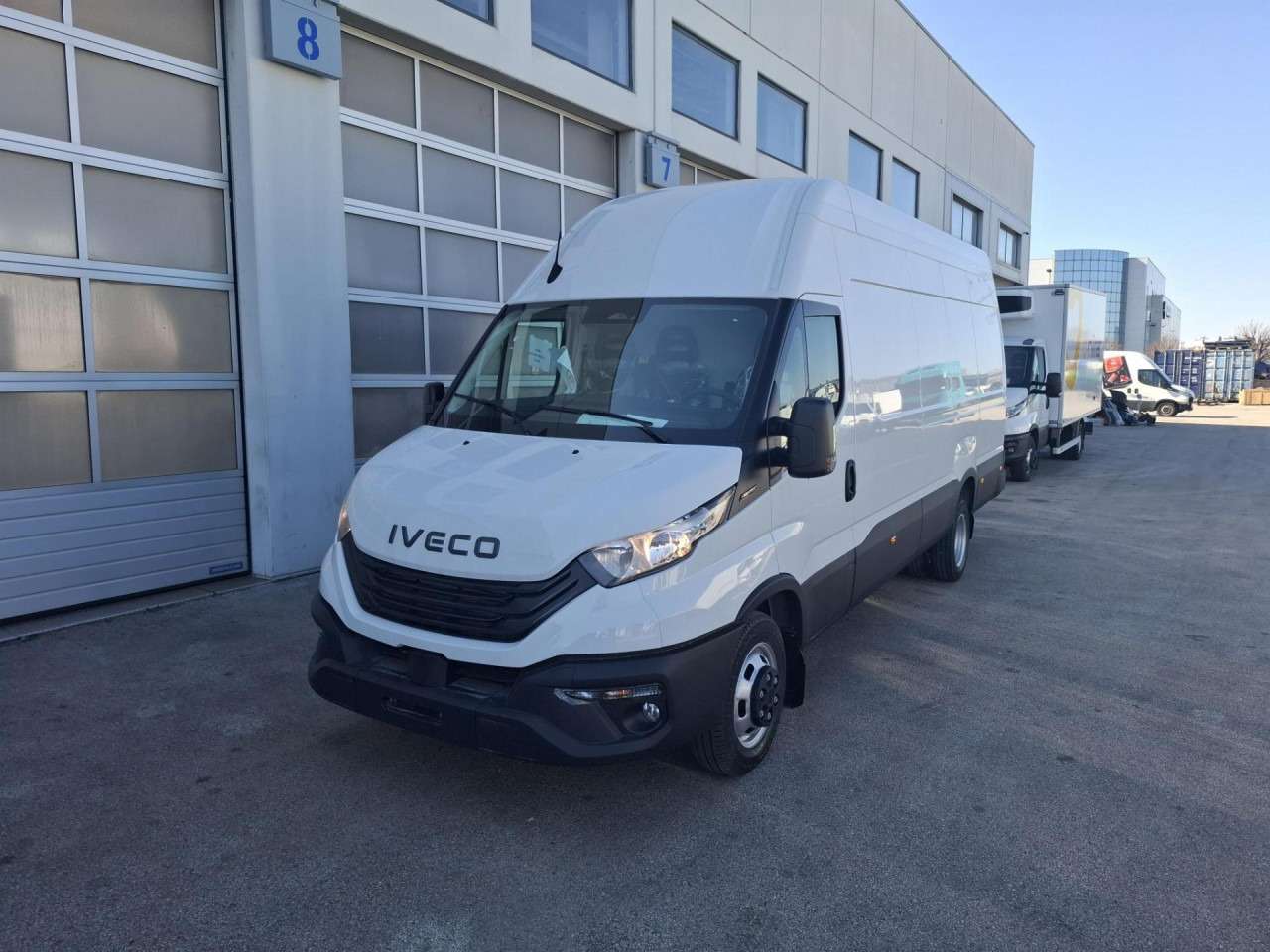 IVECO Daily 35C18H V - Пасажирський фургон: фото 1 IVECO Daily 35C18H V - Пасажирський фургон: фото 1