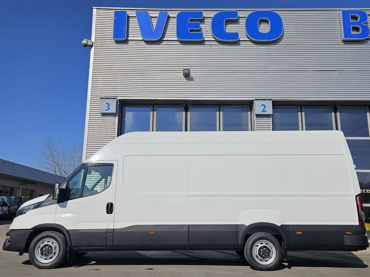 IVECO Daily 35S18H A8 - Пасажирський фургон: фото 2 IVECO Daily 35S18H A8 - Пасажирський фургон: фото 2