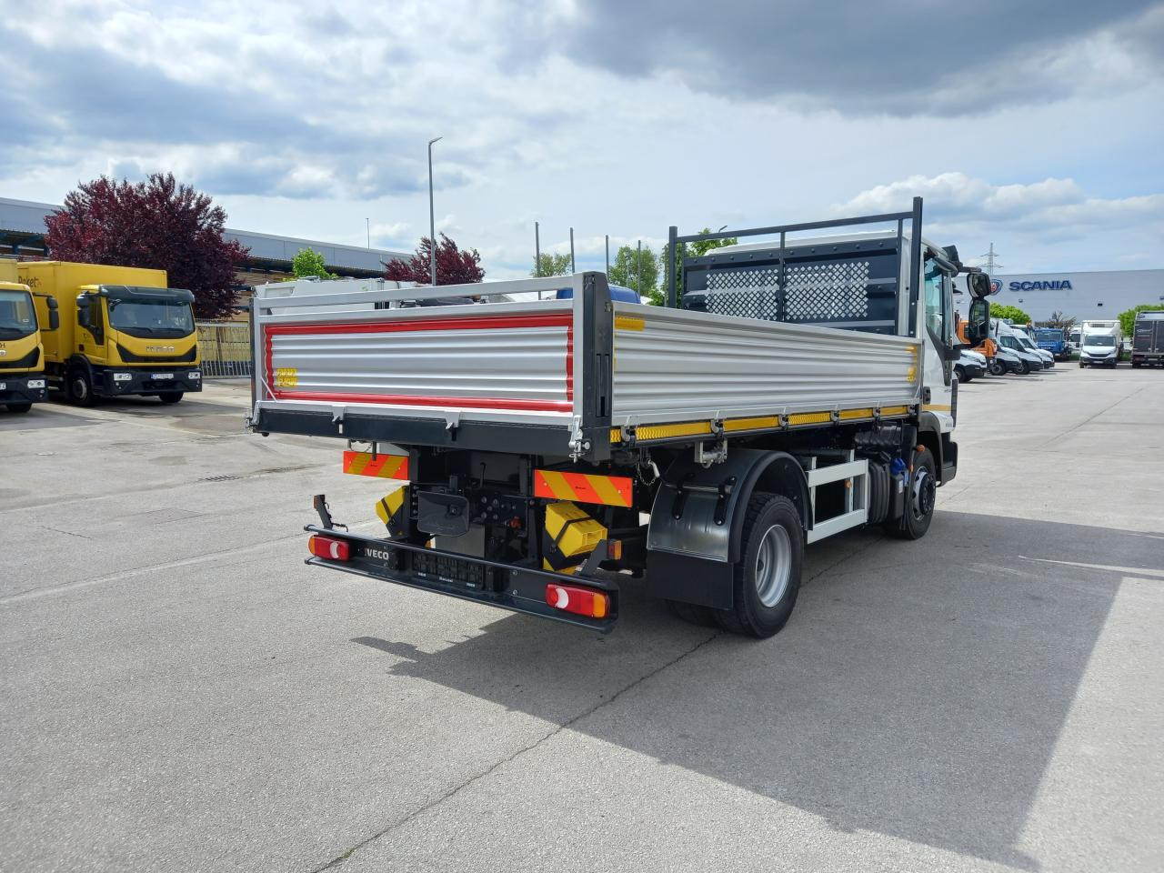 IVECO Eurocargo ML120EL25 - Малотоннажний самоскид: фото 4 IVECO Eurocargo ML120EL25 - Малотоннажний самоскид: фото 4