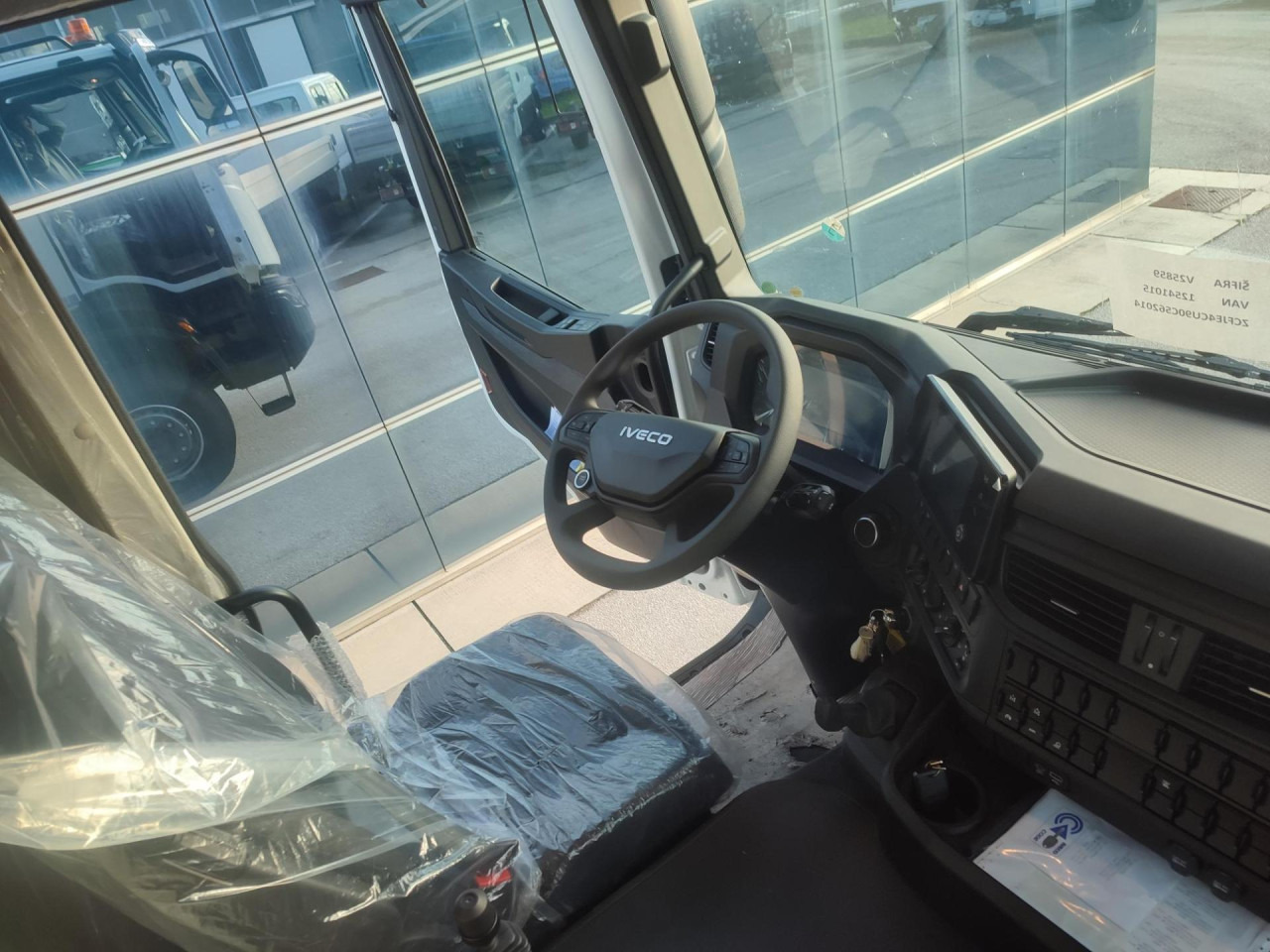 Самоскид вантажівка IVECO T-Way AD410T50: фото 6 Самоскид вантажівка IVECO T-Way AD410T50: фото 6