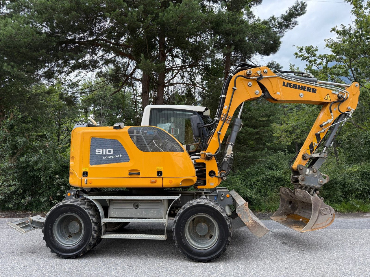 Liebherr A910 Compact Litronic,4 Schaufeln,Schnellwechsle - Колісний екскаватор: фото 2 Liebherr A910 Compact Litronic,4 Schaufeln,Schnellwechsle - Колісний екскаватор: фото 2