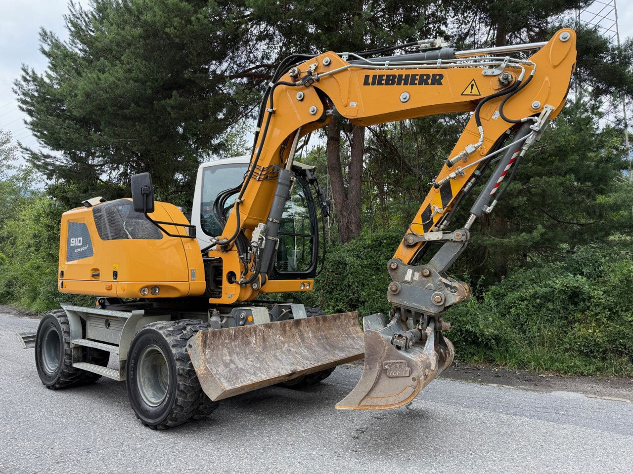 Liebherr A910 Compact Litronic,4 Schaufeln,Schnellwechsle - Колісний екскаватор: фото 3 Liebherr A910 Compact Litronic,4 Schaufeln,Schnellwechsle - Колісний екскаватор: фото 3