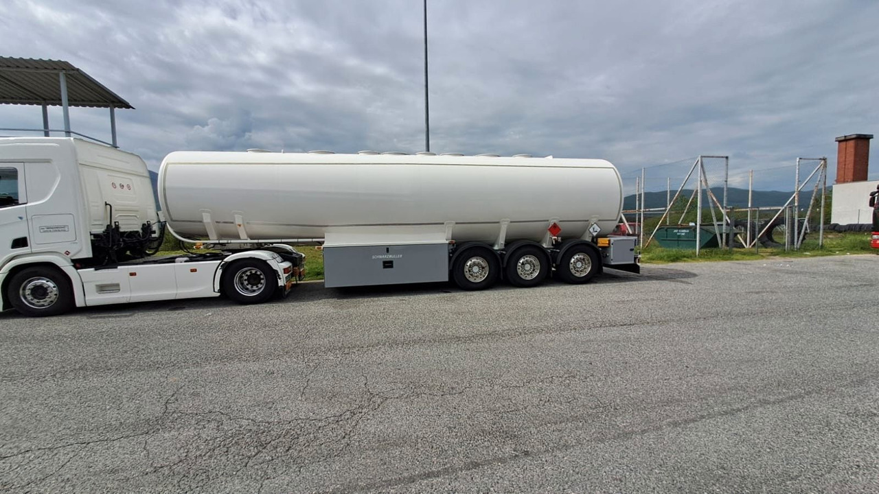 Schwarzmüller 4 Kammern, ADR, Treibstoff Fuel - Напівпричіп цистерна: фото 4 Schwarzmüller 4 Kammern, ADR, Treibstoff Fuel - Напівпричіп цистерна: фото 4