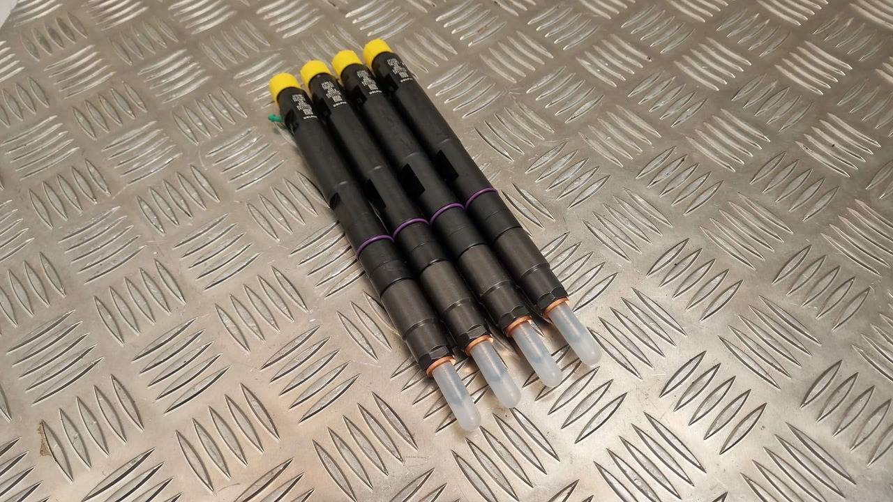 JCB 320/06881 injector set of 4 Delphi 55kw injectors - Двигун та запчастини в категорії Будівельна техніка: фото 1 JCB 320/06881 injector set of 4 Delphi 55kw injectors - Двигун та запчастини в категорії Будівельна техніка: фото 1