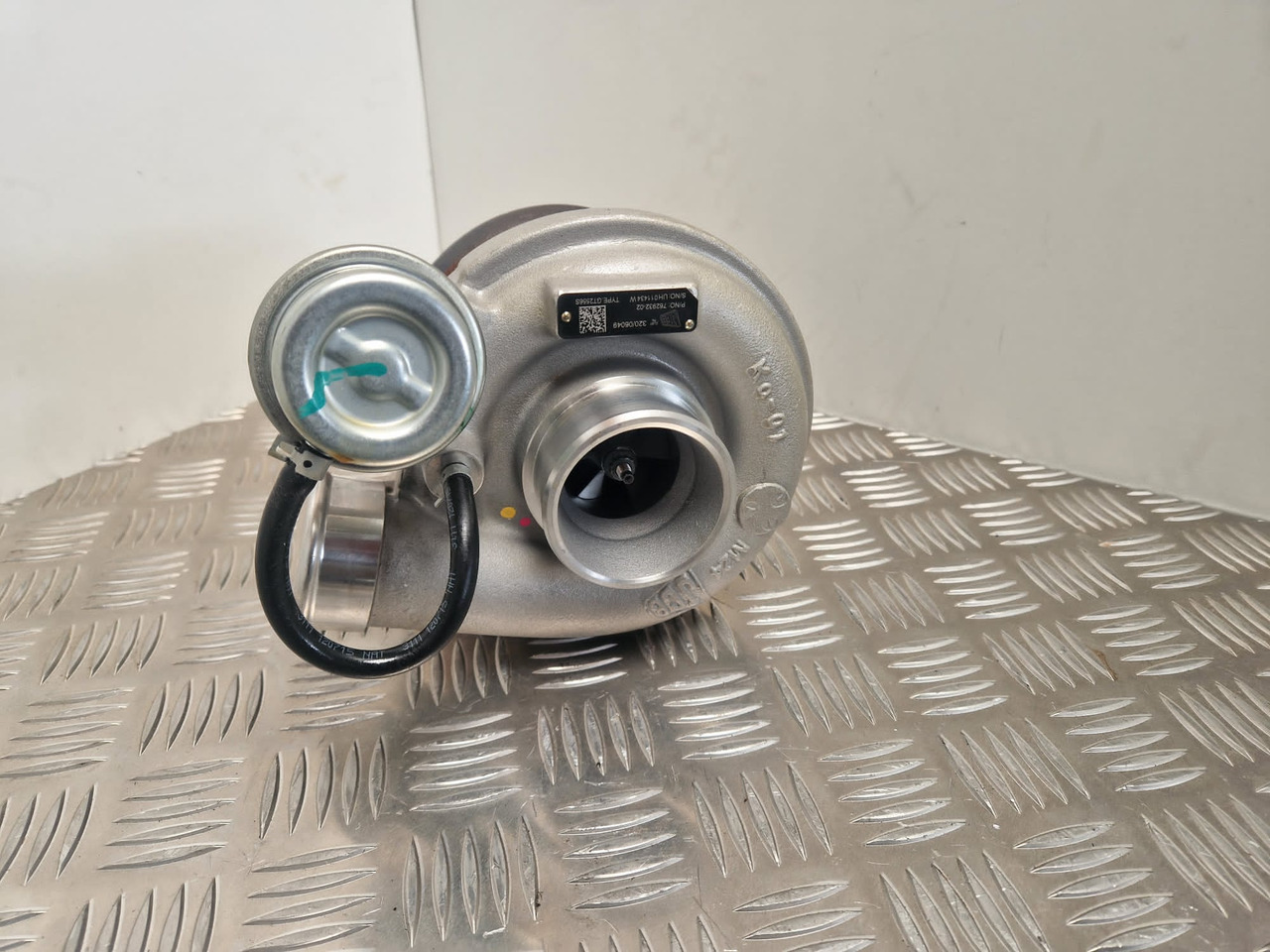 JCB turbocharger 320/06049 Garrett Turbo 762932-02 - Двигун та запчастини в категорії Будівельна техніка: фото 2 JCB turbocharger 320/06049 Garrett Turbo 762932-02 - Двигун та запчастини в категорії Будівельна техніка: фото 2