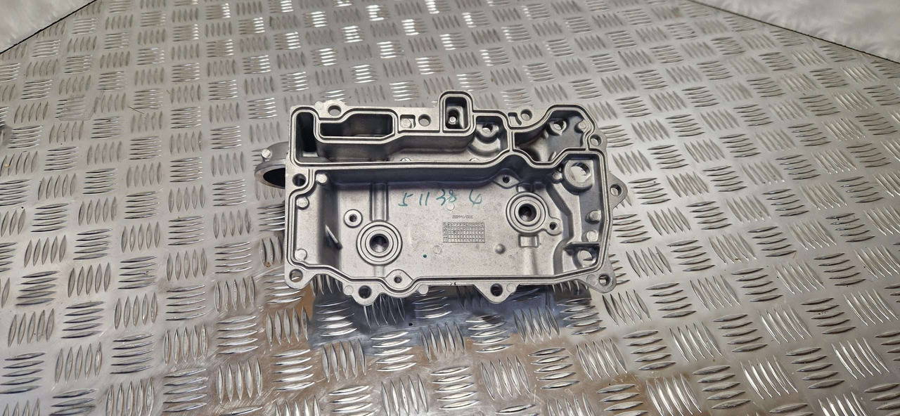 Oil cooler cover JCB 320/A4350 JCB Engine Cooler Cover - Двигун та запчастини в категорії Будівельна техніка: фото 3 Oil cooler cover JCB 320/A4350 JCB Engine Cooler Cover - Двигун та запчастини в категорії Будівельна техніка: фото 3