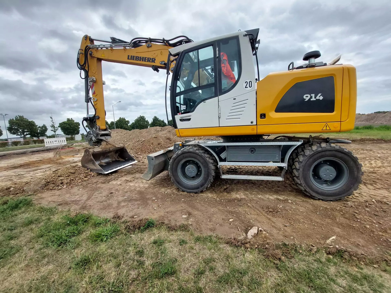 2023 Liebherr A 914 Litronic G6.0-D - Колісний екскаватор: фото 1 2023 Liebherr A 914 Litronic G6.0-D - Колісний екскаватор: фото 1