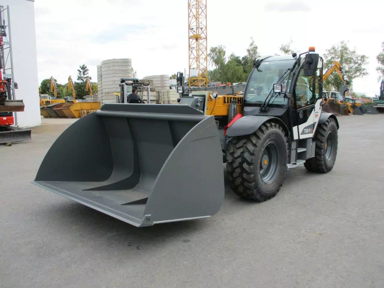 2024 Liebherr T 32-7s - Навантажувач телескопічний: фото 1 2024 Liebherr T 32-7s - Навантажувач телескопічний: фото 1