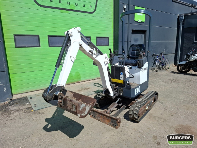 Bobcat E10 - Міні-екскаватор: фото 2 Bobcat E10 - Міні-екскаватор: фото 2