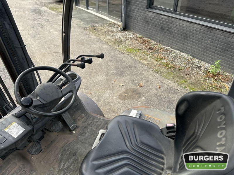 Toyota 8FDF25 - Дизельний навантажувач: фото 5 Toyota 8FDF25 - Дизельний навантажувач: фото 5