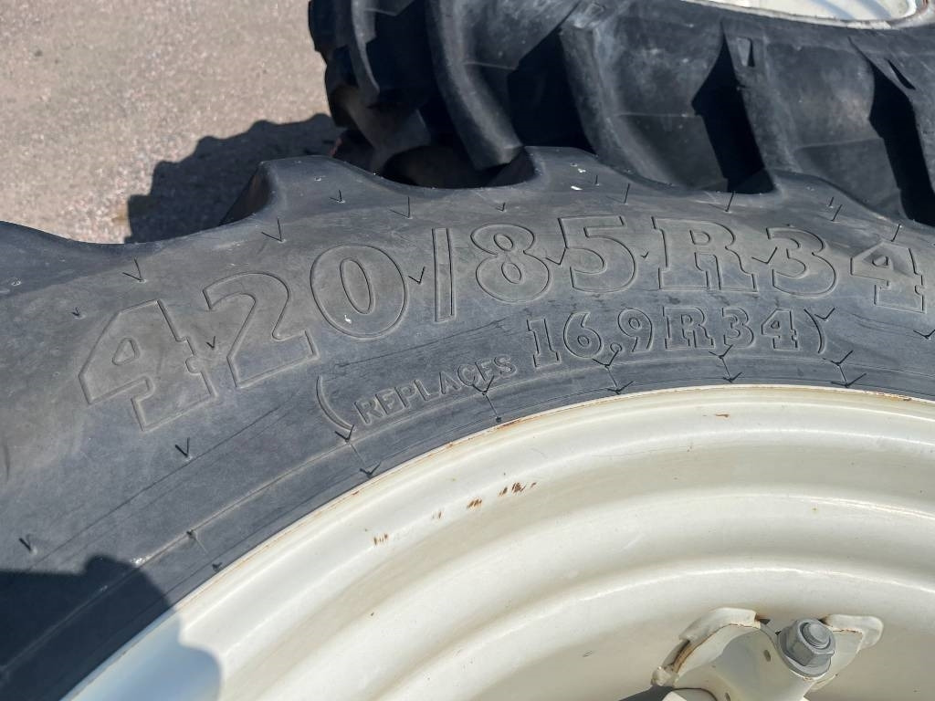 BKT 420/85R34 till New Holland T5070 - Шина в категорії Сільськогосподарська техніка: фото 4 BKT 420/85R34 till New Holland T5070 - Шина в категорії Сільськогосподарська техніка: фото 4