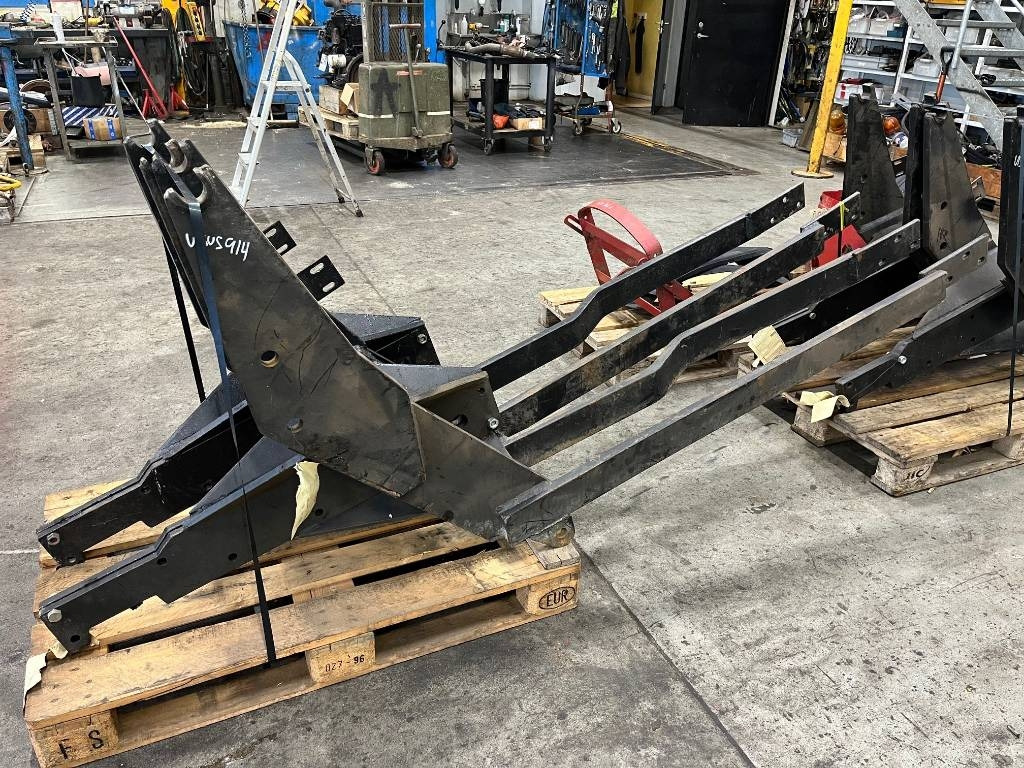 Lastarfäste Trima till Ursus Zetor - Фронтальний навантажувач для трактора: фото 1 Lastarfäste Trima till Ursus Zetor - Фронтальний навантажувач для трактора: фото 1