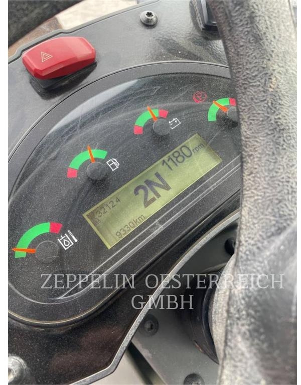 CAT 908M - Колісний навантажувач: фото 5 CAT 908M - Колісний навантажувач: фото 5