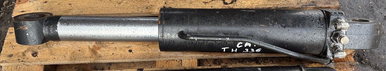 CAT Caterpillar TH336 TH 336 Siłownik Wychyłu Łyżki - Гідроциліндр в категорії Навантажувачі телескопічні: фото 1 CAT Caterpillar TH336 TH 336 Siłownik Wychyłu Łyżki - Гідроциліндр в категорії Навантажувачі телескопічні: фото 1