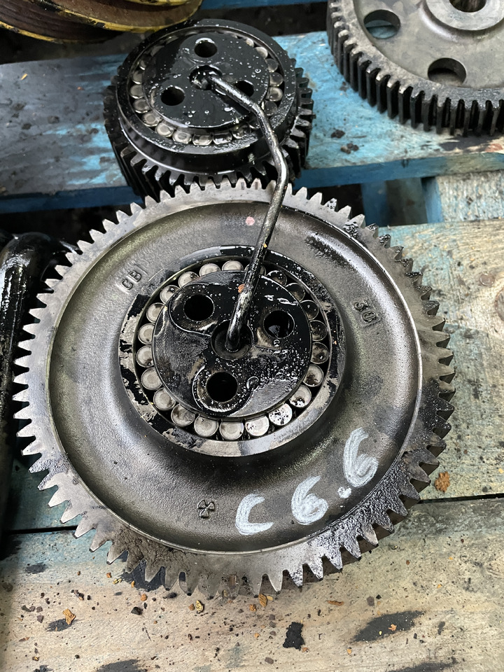 Caterpillar Cat Perkins 1106D C6.6 - koło zębate - Трансмісія в категорії Будівельна техніка: фото 1 Caterpillar Cat Perkins 1106D C6.6 - koło zębate - Трансмісія в категорії Будівельна техніка: фото 1