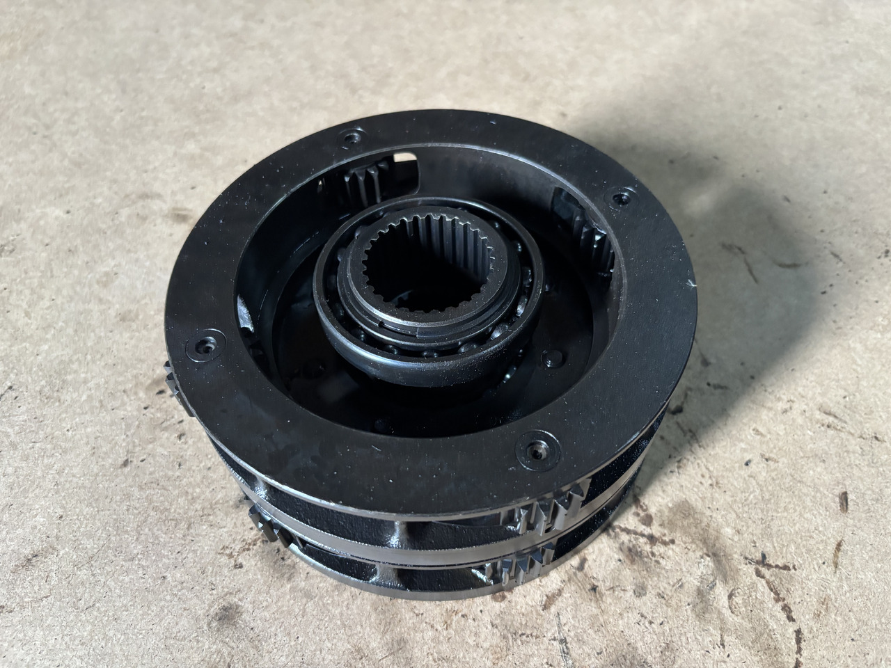 Claas AXION 830 Jarzmo Satelitów Dźwigar 0011571612 0011584502 - Диференціал в категорії Трактори: фото 1 Claas AXION 830 Jarzmo Satelitów Dźwigar 0011571612 0011584502 - Диференціал в категорії Трактори: фото 1