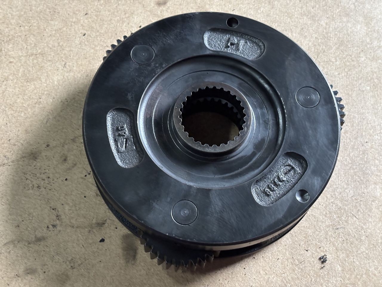 Claas AXION 830 Reduktor przekładni 60 0502 600 8 6005026008 - Диференціал в категорії Трактори: фото 1 Claas AXION 830 Reduktor przekładni 60 0502 600 8 6005026008 - Диференціал в категорії Трактори: фото 1