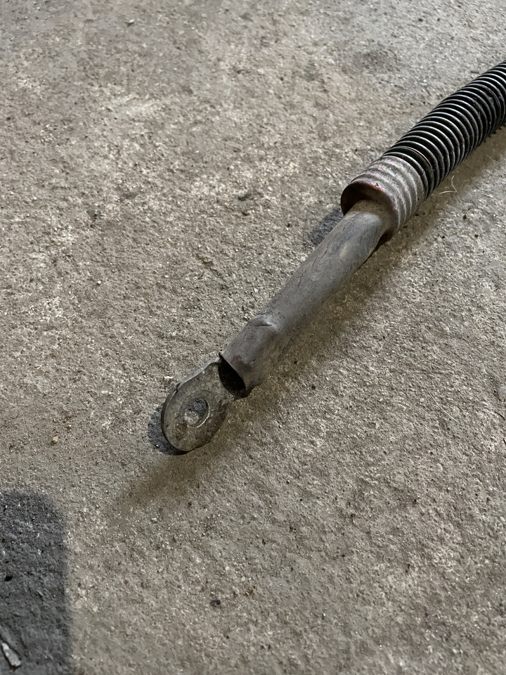 Claas Arion 550-520 650-620 - kabel przewód eletryczny alternator - rozrusznik 0021505462 - Кабелі/ Дроти в категорії Трактори: фото 3 Claas Arion 550-520 650-620 - kabel przewód eletryczny alternator - rozrusznik 0021505462 - Кабелі/ Дроти в категорії Трактори: фото 3