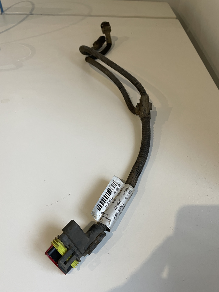 Claas Arion 550-520 650-620 - kabel wiązka elektryczna 0021581051 - Кабелі/ Дроти в категорії Трактори: фото 1 Claas Arion 550-520 650-620 - kabel wiązka elektryczna 0021581051 - Кабелі/ Дроти в категорії Трактори: фото 1