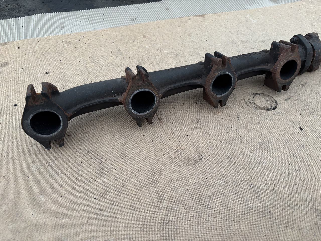 Claas LEXION 780 KOLEKTOR WYDECHOWY 5421420601 - Вихлопна труба в категорії Зернозбиральні комбайни: фото 2 Claas LEXION 780 KOLEKTOR WYDECHOWY 5421420601 - Вихлопна труба в категорії Зернозбиральні комбайни: фото 2