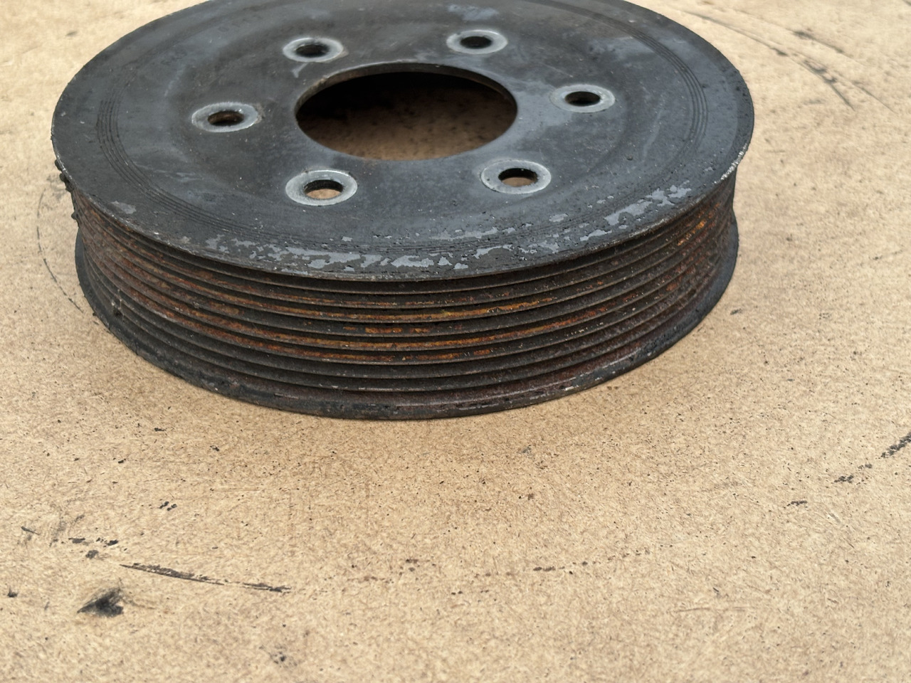 Claas LEXION 780 Koło Pasowe Silnika 9 pasków - Ремінь в категорії Зернозбиральні комбайни: фото 2 Claas LEXION 780 Koło Pasowe Silnika 9 pasków - Ремінь в категорії Зернозбиральні комбайни: фото 2