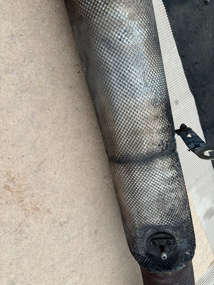 Claas Lexion 780 Rura Wydechowa Wydech EXHAUST PIPE ISO 0007804091 00 07819781 - Вихлопна труба в категорії Зернозбиральні комбайни: фото 4 Claas Lexion 780 Rura Wydechowa Wydech EXHAUST PIPE ISO 0007804091 00 07819781 - Вихлопна труба в категорії Зернозбиральні комбайни: фото 4