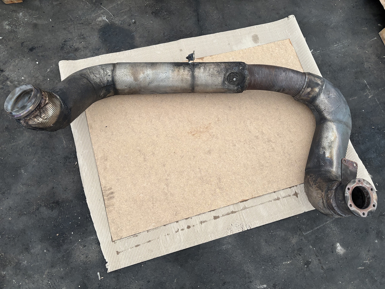 Claas Lexion 780 Rura Wydechowa Wydech EXHAUST PIPE ISO 0007804091 00 07819781 - Вихлопна труба в категорії Зернозбиральні комбайни: фото 1 Claas Lexion 780 Rura Wydechowa Wydech EXHAUST PIPE ISO 0007804091 00 07819781 - Вихлопна труба в категорії Зернозбиральні комбайни: фото 1