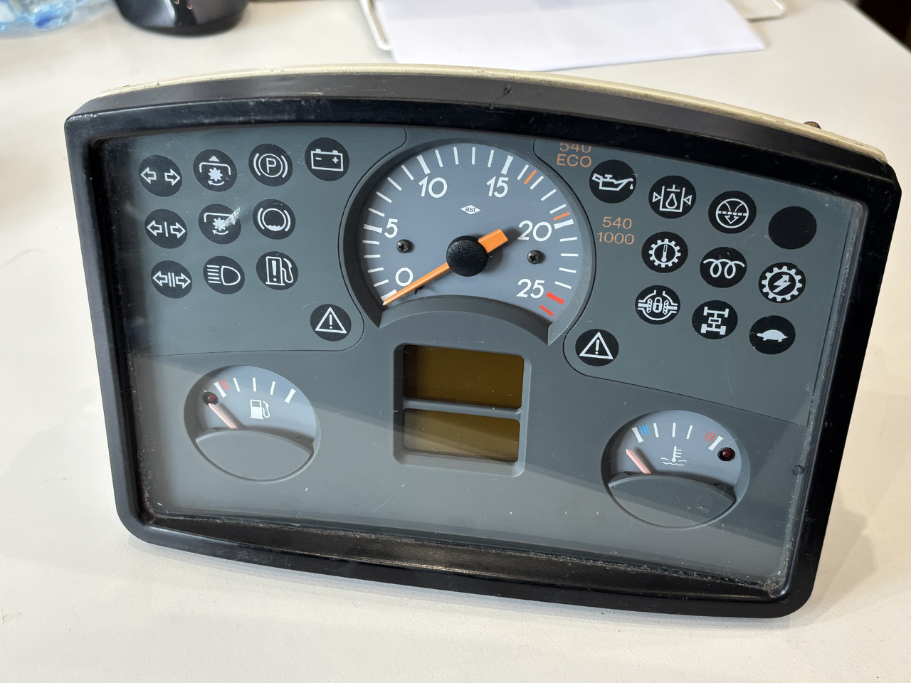 Claas Nectis 204439 00 1143 077 0 0011430770, BIMA7501369 - Приладова панель в категорії Трактори: фото 1 Claas Nectis 204439 00 1143 077 0 0011430770, BIMA7501369 - Приладова панель в категорії Трактори: фото 1