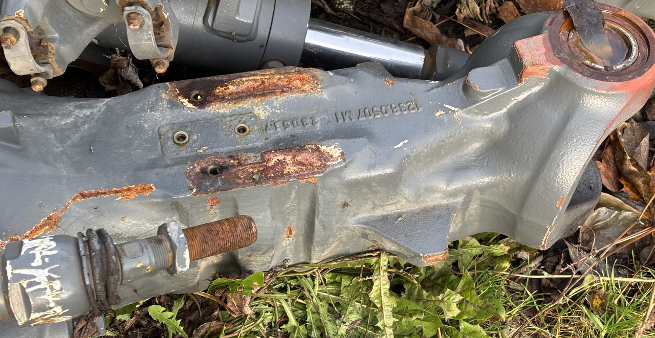 Claas Scorpion 635 Wałek Przegubowy Czop Obudowa Przedniej Osi Pochwa Hamulec - Передня вісь в категорії Трактори: фото 3 Claas Scorpion 635 Wałek Przegubowy Czop Obudowa Przedniej Osi Pochwa Hamulec - Передня вісь в категорії Трактори: фото 3