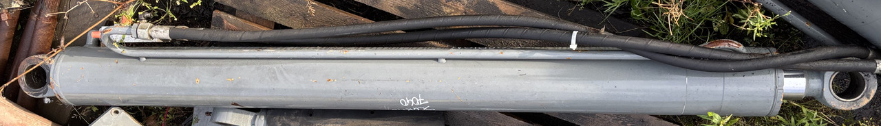 Claas Scorpion 7040 Siłownik Podnoszenia Siłownik Wyrównania 0013003700 0013003720 - Гідроциліндр в категорії Навантажувачі телескопічні: фото 1 Claas Scorpion 7040 Siłownik Podnoszenia Siłownik Wyrównania 0013003700 0013003720 - Гідроциліндр в категорії Навантажувачі телескопічні: фото 1