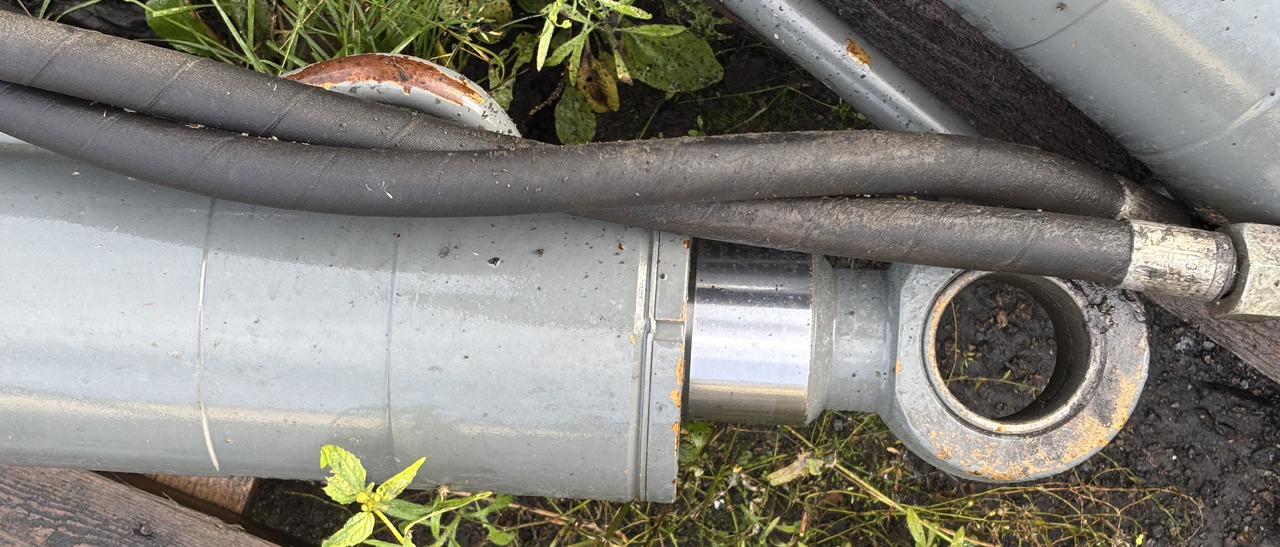 Claas Scorpion 7040 Siłownik Podnoszenia Siłownik Wyrównania 0013003700 0013003720 - Гідроциліндр в категорії Навантажувачі телескопічні: фото 2 Claas Scorpion 7040 Siłownik Podnoszenia Siłownik Wyrównania 0013003700 0013003720 - Гідроциліндр в категорії Навантажувачі телескопічні: фото 2