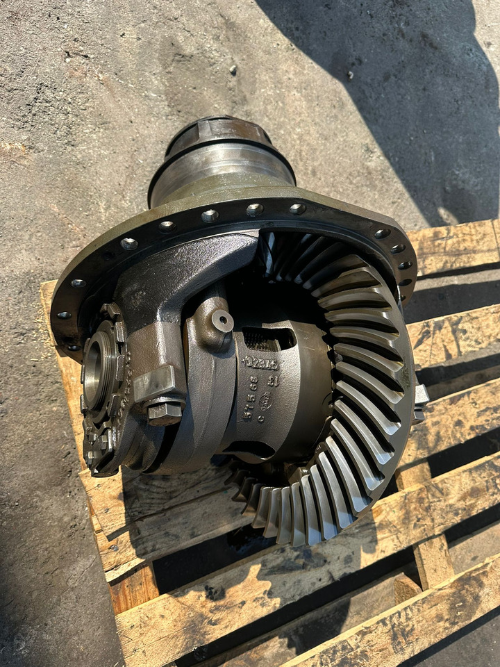 Claas Xerion 3800 - Dyferencjał | Wkład Mostu | Środek Mostu - Диференціал в категорії Сільськогосподарська техніка: фото 1 Claas Xerion 3800 - Dyferencjał | Wkład Mostu | Środek Mostu - Диференціал в категорії Сільськогосподарська техніка: фото 1