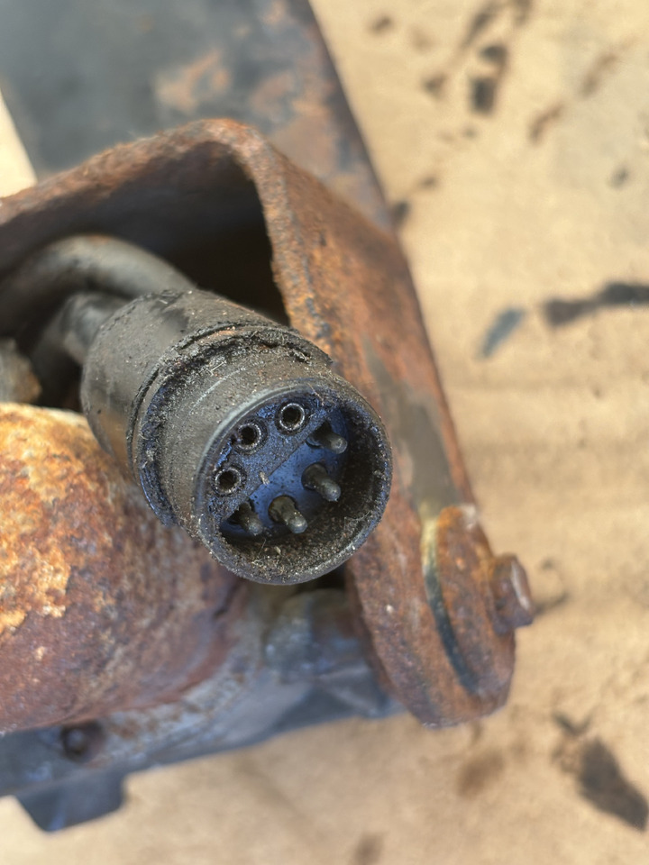 Cummins 8.3 6CT 6CTA 6CTAA Elektroniczny pedał gazu VDO 408.422/6/1 - Педаль: фото 4 Cummins 8.3 6CT 6CTA 6CTAA Elektroniczny pedał gazu VDO 408.422/6/1 - Педаль: фото 4