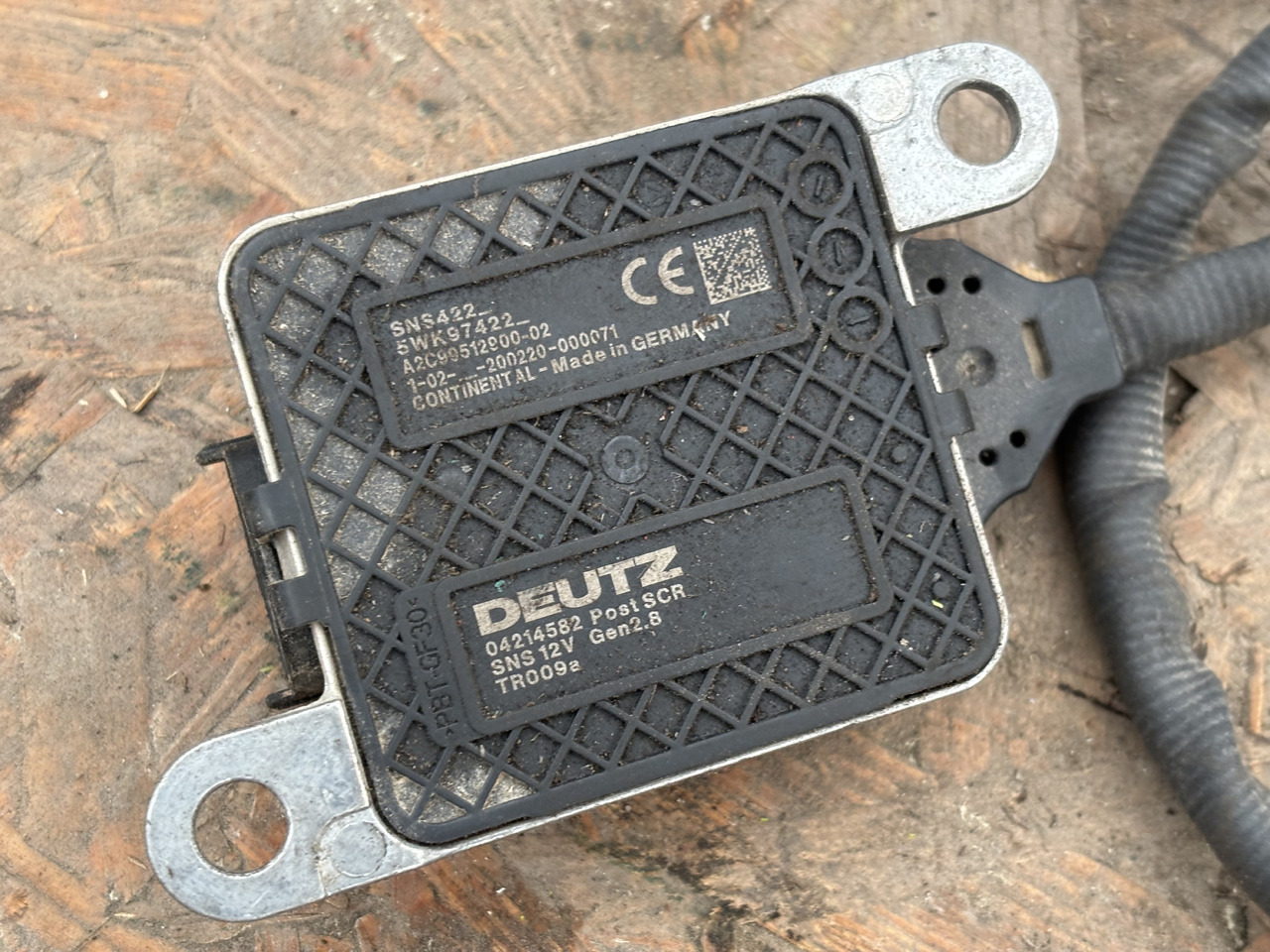 DEUTZ TCD 3.6 Komputer NOX Sensor Czujnik Oryginał 04214582 - Давач в категорії Вантажівки: фото 3 DEUTZ TCD 3.6 Komputer NOX Sensor Czujnik Oryginał 04214582 - Давач в категорії Вантажівки: фото 3
