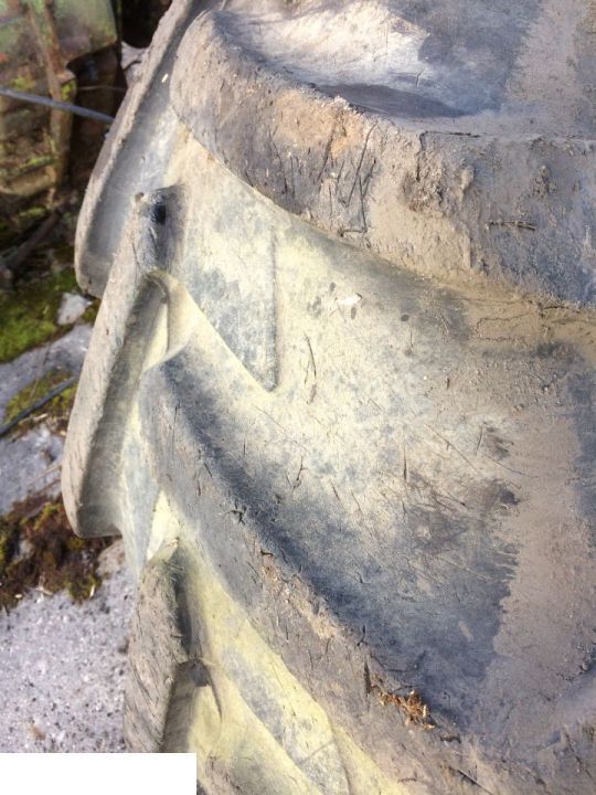 FELGA DW 16x28 John Deere , OPONA MICHELIN 16.9 R 28 - Колесо в категорії Сільськогосподарська техніка: фото 3 FELGA DW 16x28 John Deere , OPONA MICHELIN 16.9 R 28 - Колесо в категорії Сільськогосподарська техніка: фото 3