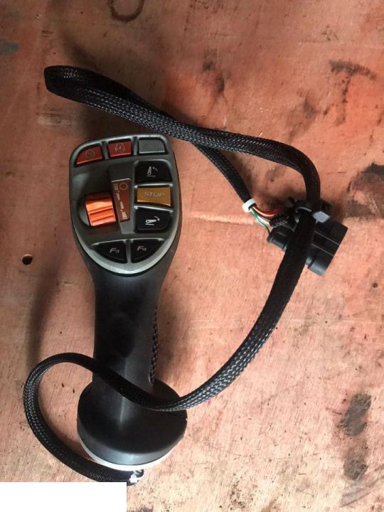 JOYSTICK 21674312 - Кабіна й інтер'єр в категорії Сільськогосподарська техніка: фото 1 JOYSTICK 21674312 - Кабіна й інтер'єр в категорії Сільськогосподарська техніка: фото 1
