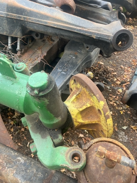 John Deere 1065 | 1075 - Zwrotnica | Piasta - Поворотний кулак в категорії Сільськогосподарська техніка: фото 2 John Deere 1065 | 1075 - Zwrotnica | Piasta - Поворотний кулак в категорії Сільськогосподарська техніка: фото 2