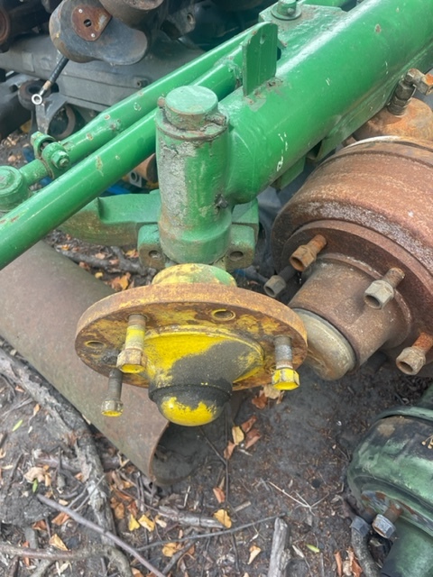 John Deere 1065 | 1075 - Zwrotnica | Piasta - Поворотний кулак в категорії Сільськогосподарська техніка: фото 4 John Deere 1065 | 1075 - Zwrotnica | Piasta - Поворотний кулак в категорії Сільськогосподарська техніка: фото 4