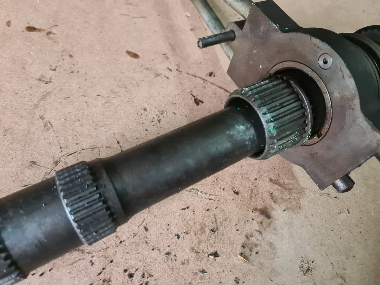 John Deere 4650, 4850 WAŁ NAPĘDOWY R89463 RE35974 R70800 AR94272 - Піввісь в категорії Сільськогосподарська техніка: фото 3 John Deere 4650, 4850 WAŁ NAPĘDOWY R89463 RE35974 R70800 AR94272 - Піввісь в категорії Сільськогосподарська техніка: фото 3