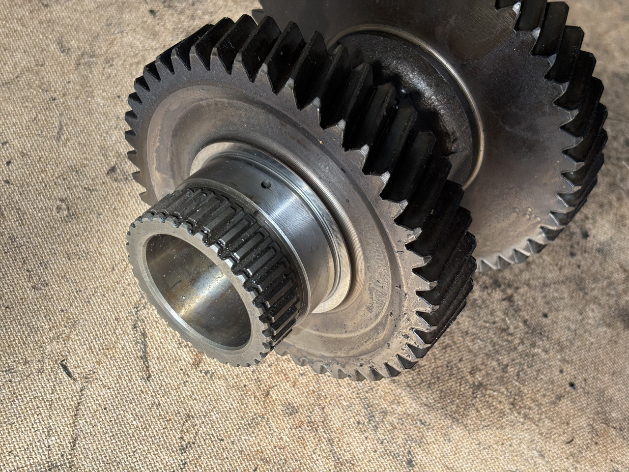 John Deere 6010 6110 6210 6300 6400 Wał Napędowy L78966 - Піввісь в категорії Сільськогосподарська техніка: фото 2 John Deere 6010 6110 6210 6300 6400 Wał Napędowy L78966 - Піввісь в категорії Сільськогосподарська техніка: фото 2