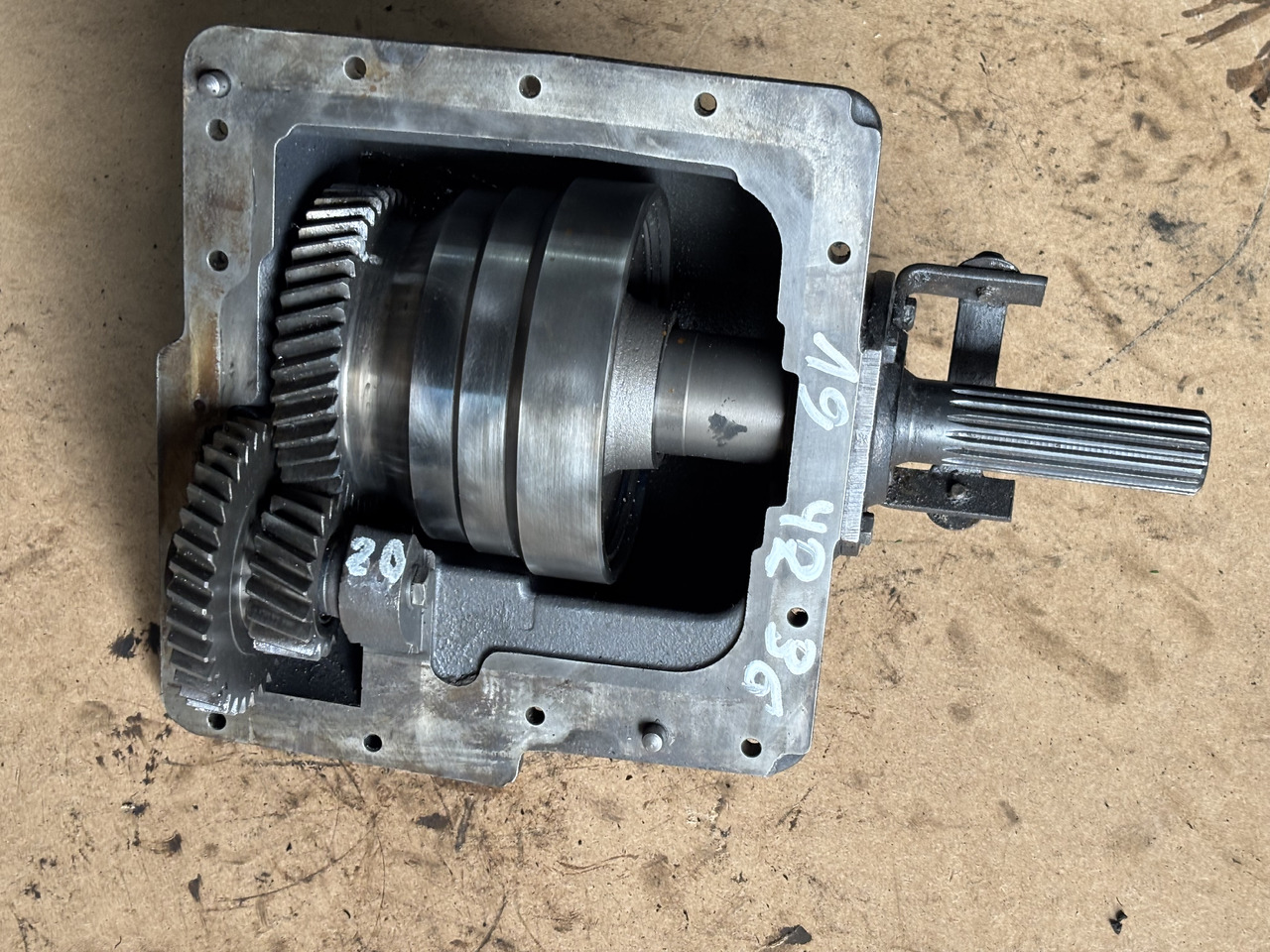 John Deere 6110, 6000, 6010 Przystawka Przedniego Napędu L76149 L101047 - Піввісь в категорії Сільськогосподарська техніка: фото 4 John Deere 6110, 6000, 6010 Przystawka Przedniego Napędu L76149 L101047 - Піввісь в категорії Сільськогосподарська техніка: фото 4