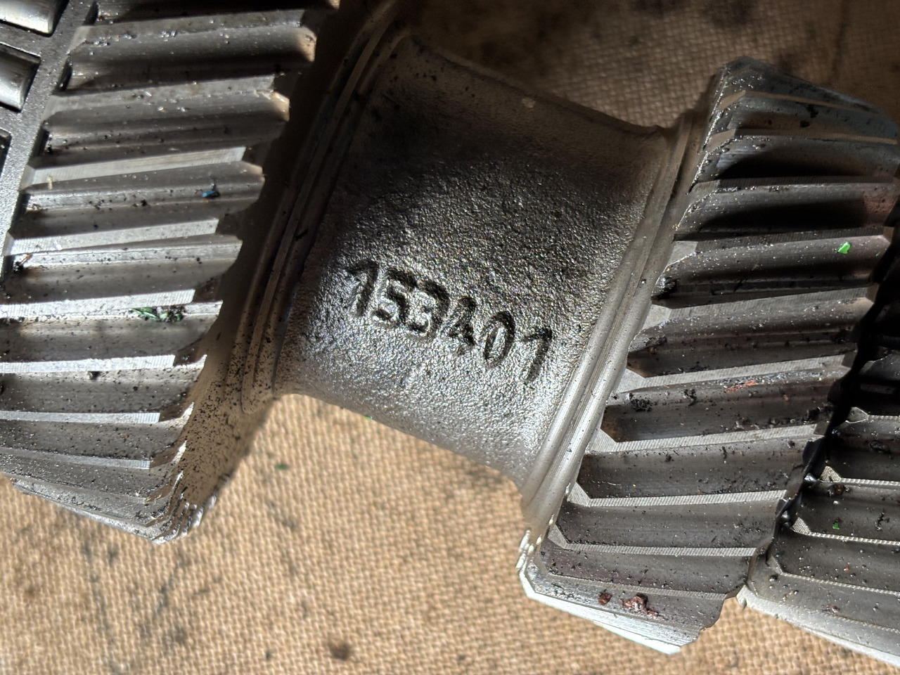 John Deere 6120 6220 Wał Napędowy L153401 - Піввісь в категорії Сільськогосподарська техніка: фото 4 John Deere 6120 6220 Wał Napędowy L153401 - Піввісь в категорії Сільськогосподарська техніка: фото 4