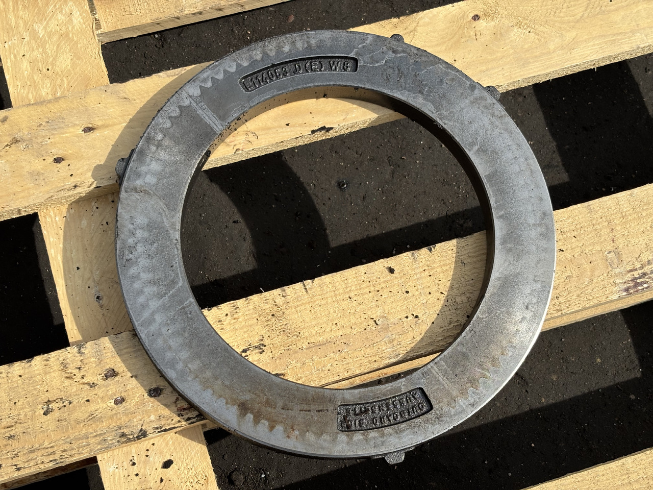 John Deere 6630 Tarcza Płytka Hamulcowa L114053 - Гальмівни диск в категорії Сільськогосподарська техніка: фото 1 John Deere 6630 Tarcza Płytka Hamulcowa L114053 - Гальмівни диск в категорії Сільськогосподарська техніка: фото 1