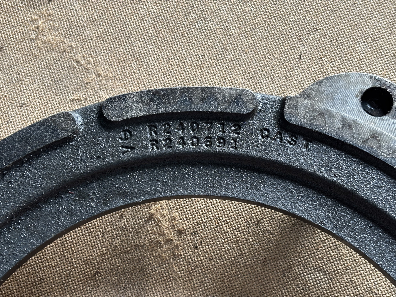 John Deere 6830 6930 7330 7425 Docisk Hamulca Płytka R240691 - Гальмівни диск в категорії Сільськогосподарська техніка: фото 2 John Deere 6830 6930 7330 7425 Docisk Hamulca Płytka R240691 - Гальмівни диск в категорії Сільськогосподарська техніка: фото 2