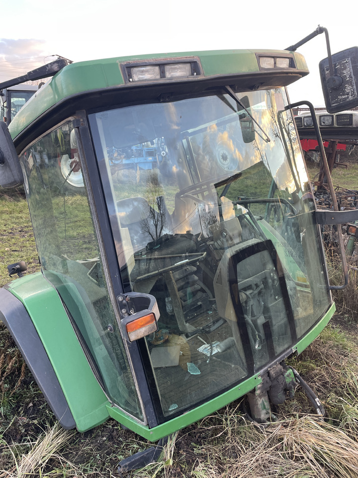 John Deere 8210 - kabina dach fotel błotniki plastiki lampy - Кабіна в категорії Сільськогосподарська техніка: фото 4 John Deere 8210 - kabina dach fotel błotniki plastiki lampy - Кабіна в категорії Сільськогосподарська техніка: фото 4