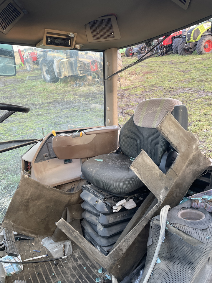 John Deere 8210 - kabina dach fotel błotniki plastiki lampy - Кабіна в категорії Сільськогосподарська техніка: фото 2 John Deere 8210 - kabina dach fotel błotniki plastiki lampy - Кабіна в категорії Сільськогосподарська техніка: фото 2