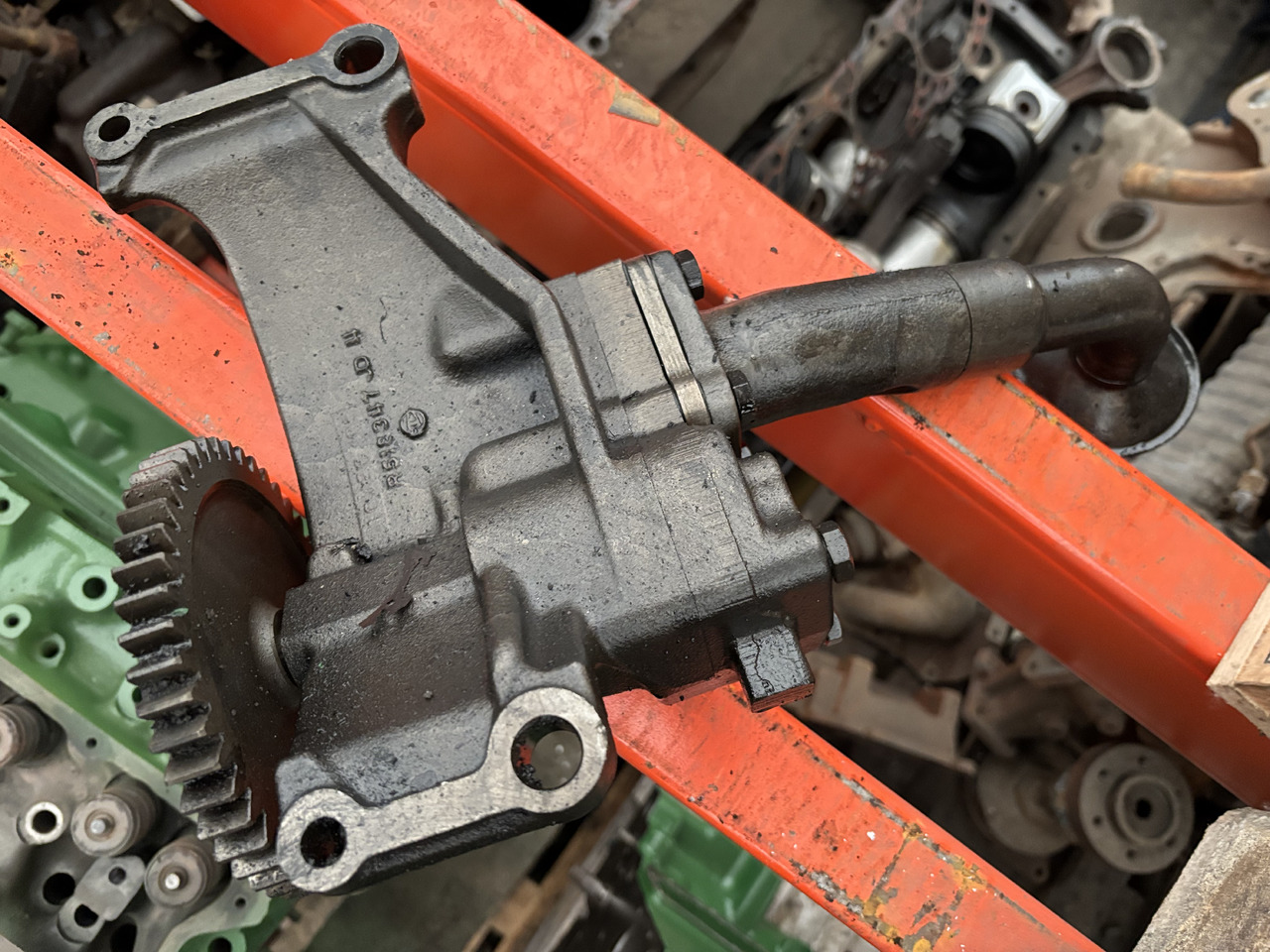 John Deere RE543187 R518347 RE533975 Pompa Oleju - Масляний насос в категорії Сільськогосподарська техніка: фото 1 John Deere RE543187 R518347 RE533975 Pompa Oleju - Масляний насос в категорії Сільськогосподарська техніка: фото 1