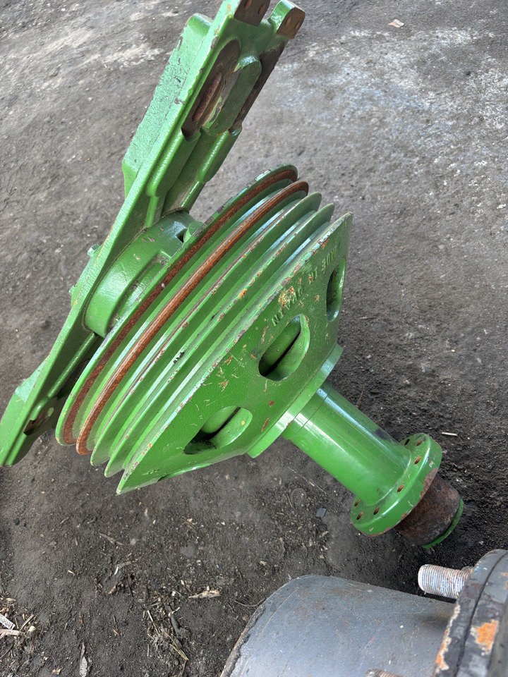 John Deere X9 1000 1100 - Front End Belt Drive Sheave, Fixed Speed W/ Clutch, LH - Ремінь в категорії Сільськогосподарська техніка: фото 1 John Deere X9 1000 1100 - Front End Belt Drive Sheave, Fixed Speed W/ Clutch, LH - Ремінь в категорії Сільськогосподарська техніка: фото 1