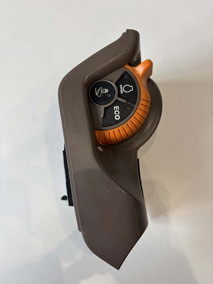 John Deere seria 6000 7000 8000 R - kontroler jazdy RE576340 - Електрична система в категорії Сільськогосподарська техніка: фото 2 John Deere seria 6000 7000 8000 R - kontroler jazdy RE576340 - Електрична система в категорії Сільськогосподарська техніка: фото 2