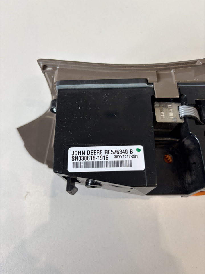 John Deere seria 6000 7000 8000 R - kontroler jazdy RE576340 - Електрична система в категорії Сільськогосподарська техніка: фото 4 John Deere seria 6000 7000 8000 R - kontroler jazdy RE576340 - Електрична система в категорії Сільськогосподарська техніка: фото 4